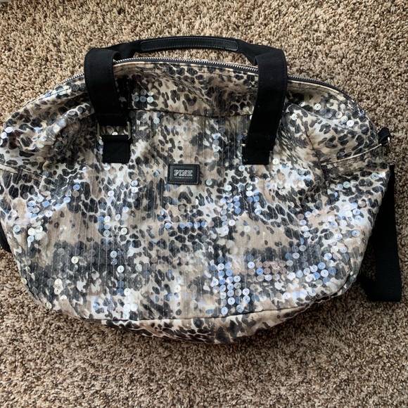 Victoria’s Secret Duffle bag - Picture 1 of 4